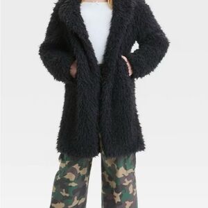 Girls faux fur coat. NWT